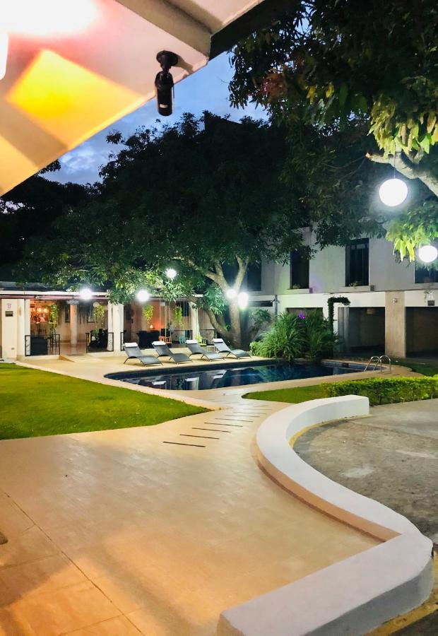 Hotel Mango Airport Río Segundo Eksteriør billede