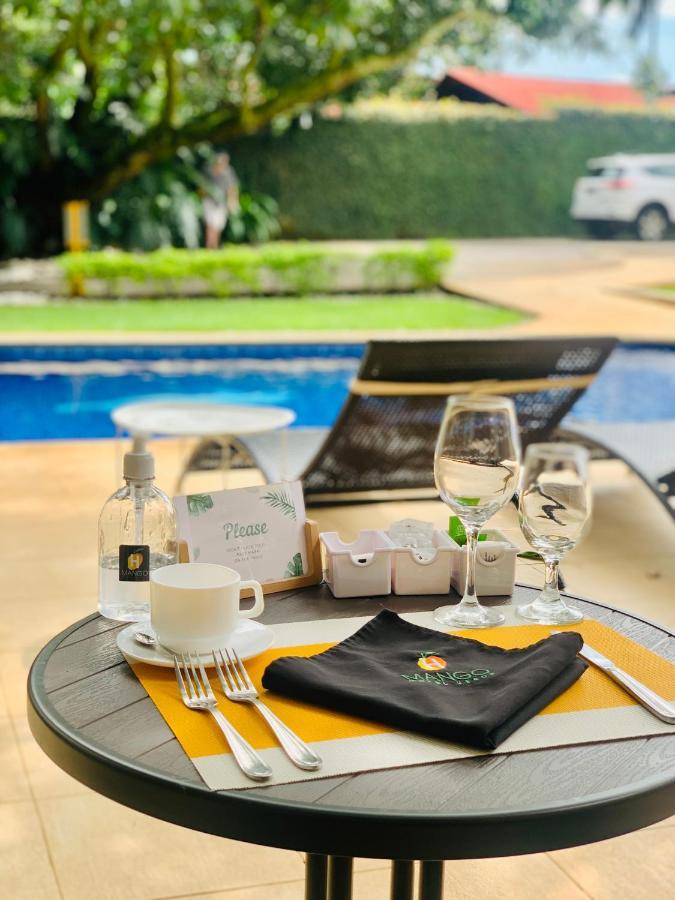 Hotel Mango Airport Río Segundo Eksteriør billede